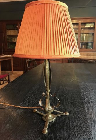 OI1106 ARTS & CRAFTS BRASS TABLE LAMP