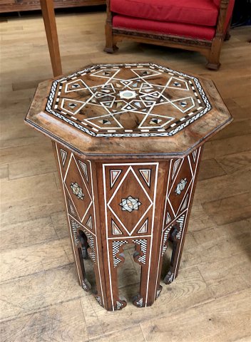 F1014 MORESQUE INLAY TABLE
