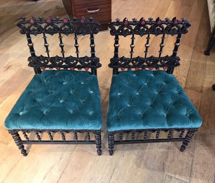 F850 AESTHETIC MOVEMENT PAIR OF SIDE CHAIRS